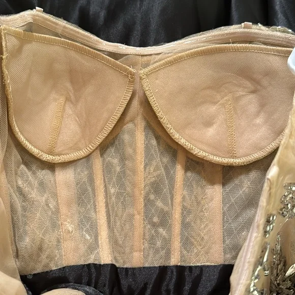 MAC DUGGAL
Strapless Embellished Bustier Ball Gown - Picture 11 of 16